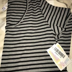 🆕 X Small LulaRoe Classic T